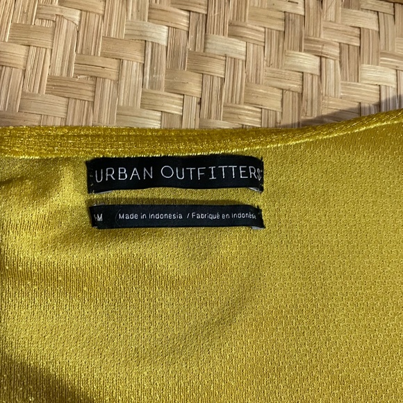 Gold Velvet Deep V Long Sleeve Top Size Medium - Picture 6 of 8